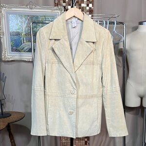 Suzy Shier Cream Blazer
